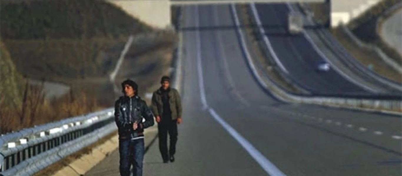 Ομάδες λαθραίων μεταναστών επιτίθενται σε οδηγούς στην Εγνατία